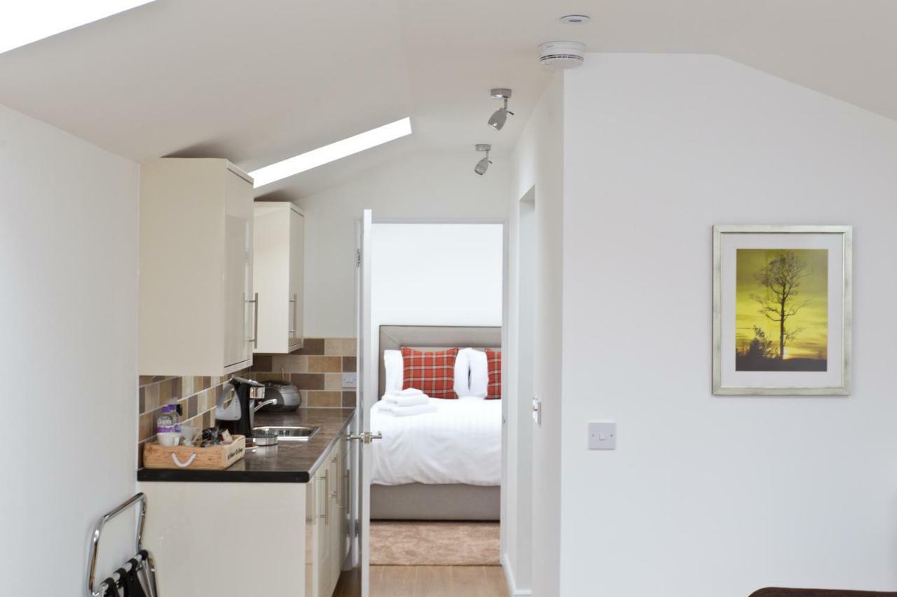 The Chimneys Bed & Breakfast Perth Eksteriør bilde